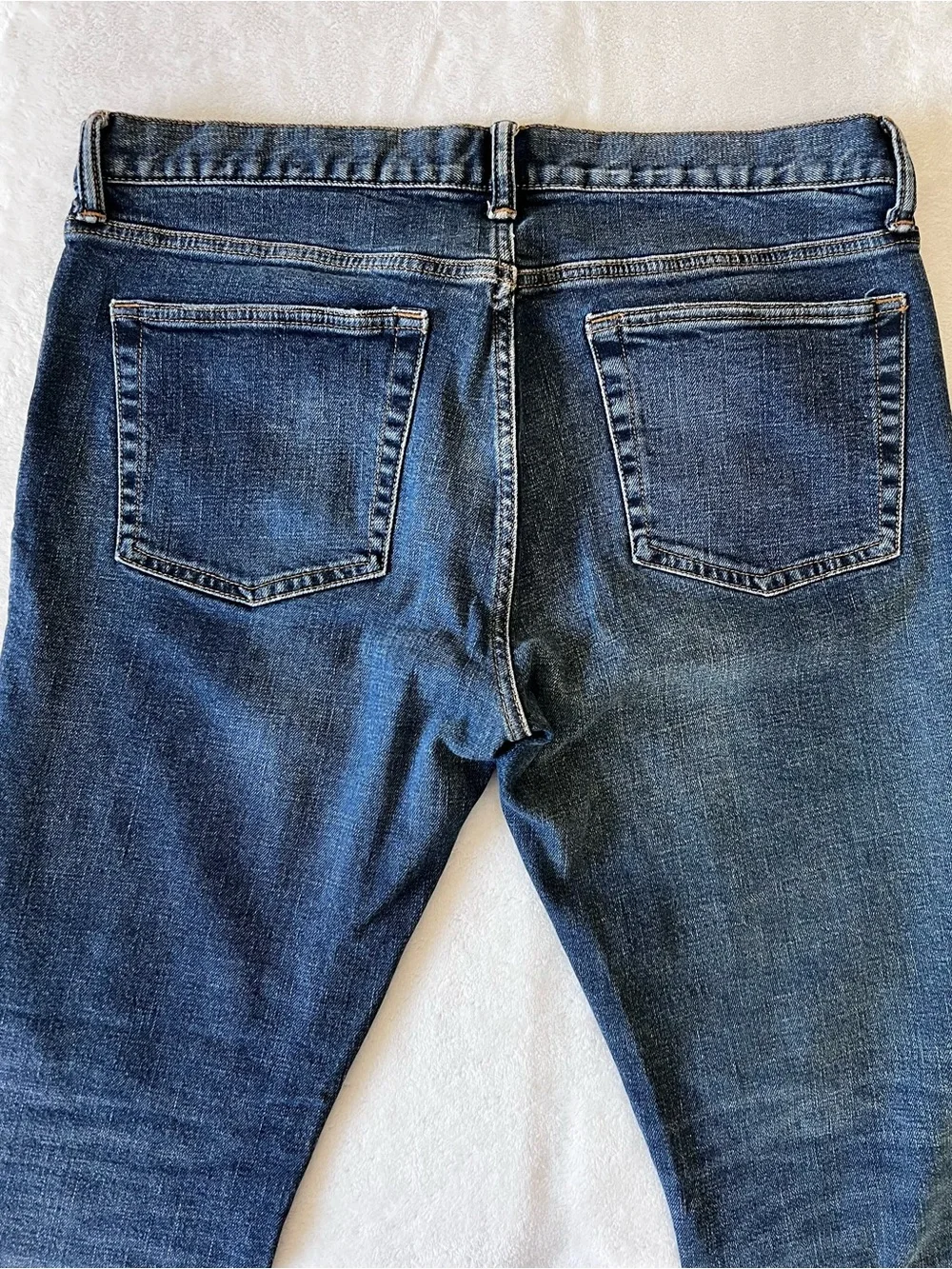 GAP Men's Slim Distressed Jeans in Dark Blue Wash Size 34X30